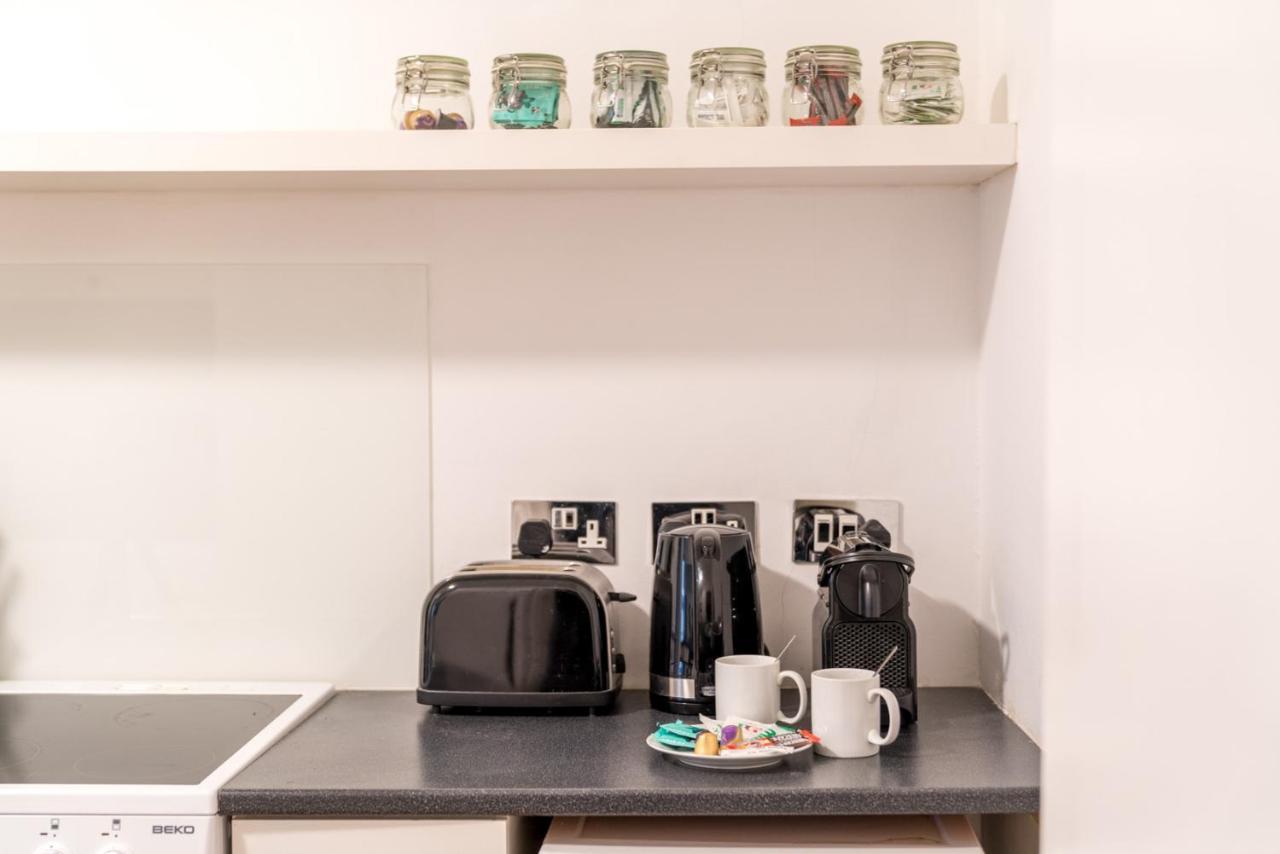 Soho & Covent Garden Apartment, Sleeps 3 London Exterior photo
